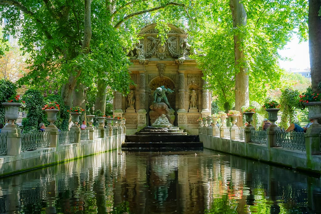 Travel photograph — Medici fountain in luxembourg gardens Paris
