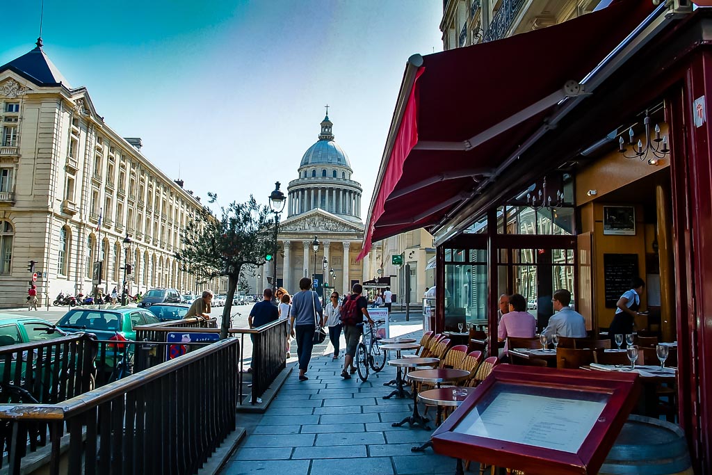 Travel photograph — View of Pantheon from street restaurant in Paris